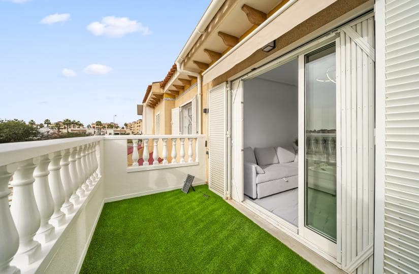 1 sovrum Lägenhet till salu i Orihuela Costa med pool - 170 000 € (Ref: 9483635)