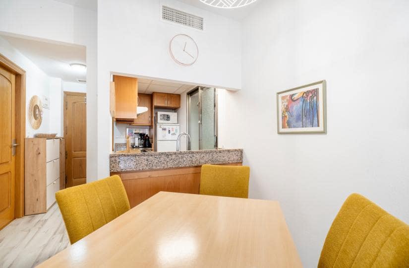 2 soveværelse Lejlighed til salg i Torrevieja med swimmingpool garage - € 185.000 (Ref: 9483636)