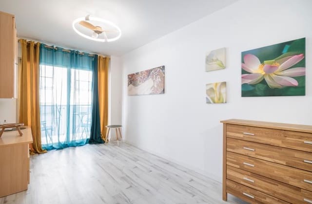 2 soveværelse Lejlighed til salg i Playa de los Locos, Torrevieja med swimmingpool garage - € 185.000 (Ref: 9483636)