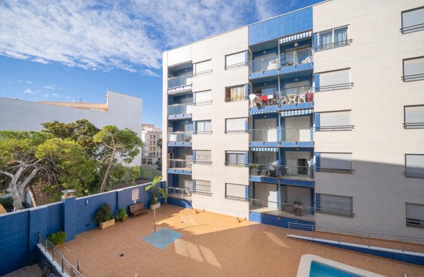 2 soveværelse Lejlighed til salg i Torrevieja med swimmingpool garage - € 185.000 (Ref: 9483636)