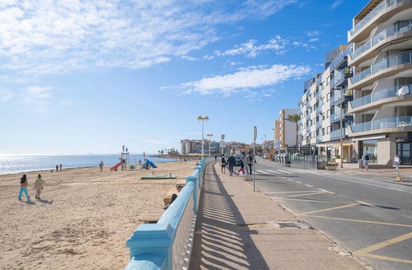2 soveværelse Lejlighed til salg i Torrevieja med swimmingpool garage - € 185.000 (Ref: 9483636)