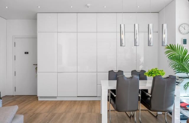 2 soveværelse Lejlighed til salg i Dehesa de Campoamor, Orihuela med swimmingpool garage - € 349.000 (Ref: 9483637)