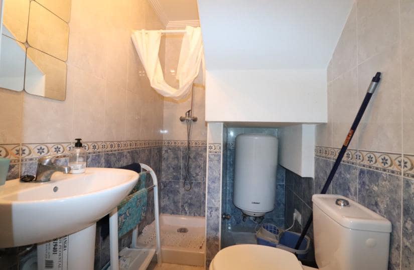 2 makuuhuone Omakotitalo vuokrattavana paikassa Benijofar mukana uima-altaan 
autotalli - 700 € (Ref: 9483641)