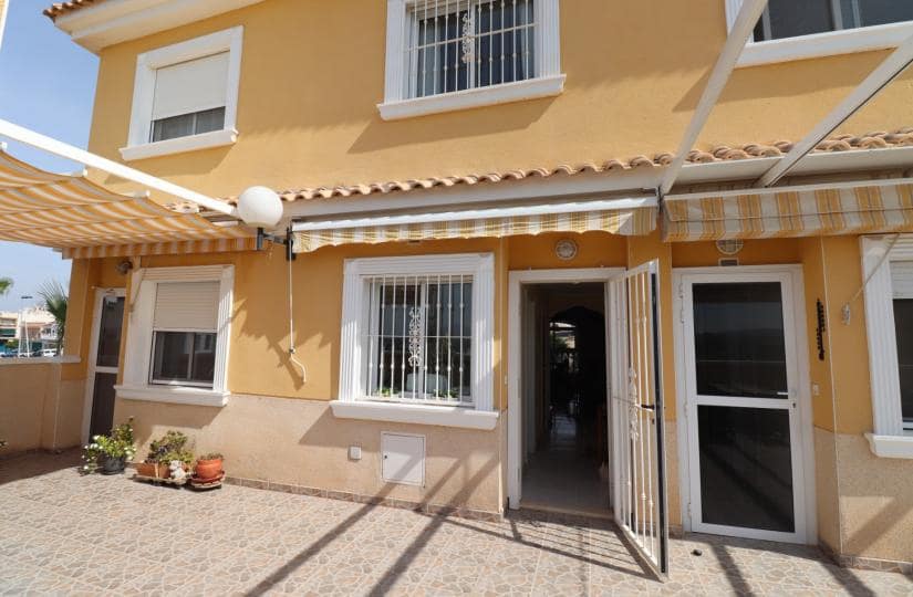 2 makuuhuone Omakotitalo vuokrattavana paikassa Benijofar mukana uima-altaan 
autotalli - 700 € (Ref: 9483641)