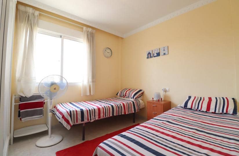 2 makuuhuone Omakotitalo vuokrattavana paikassa Benijofar mukana uima-altaan 
autotalli - 700 € (Ref: 9483641)