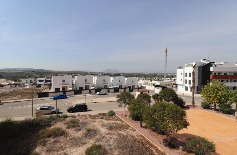 2 makuuhuone Omakotitalo vuokrattavana paikassa Benijofar mukana uima-altaan 
autotalli - 700 € (Ref: 9483641)