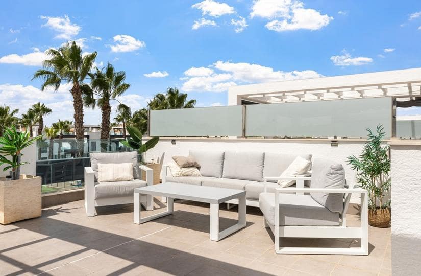 2 bedroom Penthouse for sale in La Zenia with pool garage - € 319,000 (Ref: 9488668)