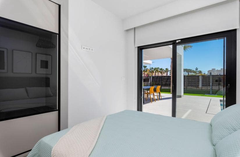 3 soveværelse Villa til salg i Algorfa med swimmingpool - € 670.000 (Ref: 9498009)