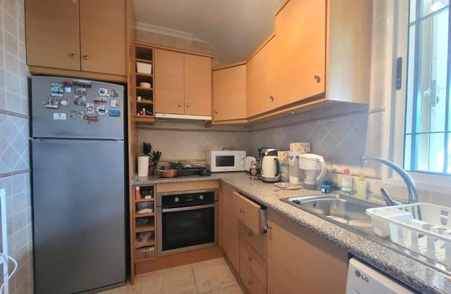 3 soverom Kjedet enebolig til salgs i Los Montesinos med svømmebasseng garasje - € 215 000 (Ref: 9498950)