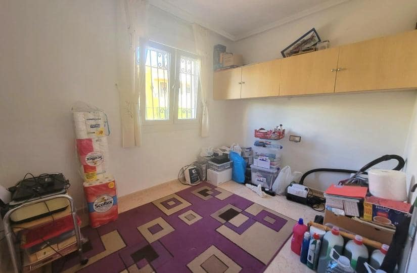 3 soverom Kjedet enebolig til salgs i Los Montesinos med svømmebasseng garasje - € 215 000 (Ref: 9498950)