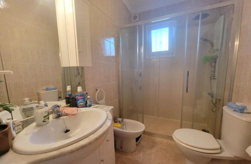 3 soverom Kjedet enebolig til salgs i Los Montesinos med svømmebasseng garasje - € 215 000 (Ref: 9498950)