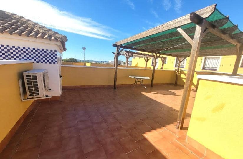 3 soverom Kjedet enebolig til salgs i Los Montesinos med svømmebasseng garasje - € 215 000 (Ref: 9498950)