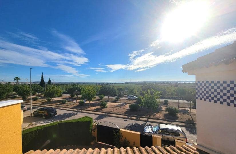 3 soverom Kjedet enebolig til salgs i Los Montesinos med svømmebasseng garasje - € 215 000 (Ref: 9498950)