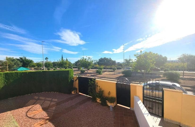 3 soverom Kjedet enebolig til salgs i Los Montesinos med svømmebasseng garasje - € 215 000 (Ref: 9498950)