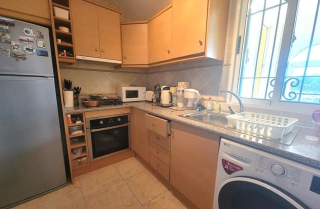 3 soverom Kjedet enebolig til salgs i Los Montesinos med svømmebasseng garasje - € 215 000 (Ref: 9498950)