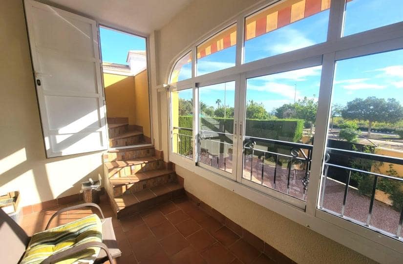 3 soverom Kjedet enebolig til salgs i Los Montesinos med svømmebasseng garasje - € 215 000 (Ref: 9498950)