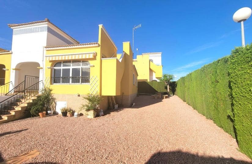 3 soverom Kjedet enebolig til salgs i Los Montesinos med svømmebasseng garasje - € 215 000 (Ref: 9498950)