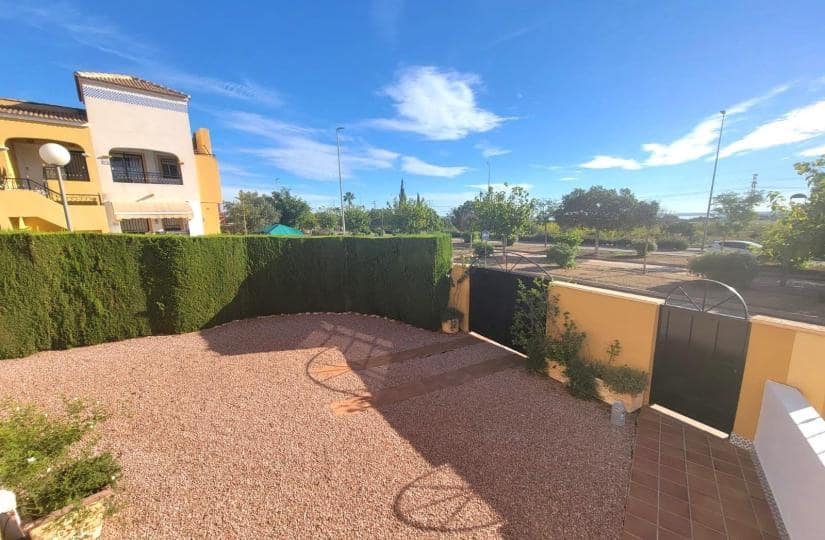 3 soverom Kjedet enebolig til salgs i Los Montesinos med svømmebasseng garasje - € 215 000 (Ref: 9498950)