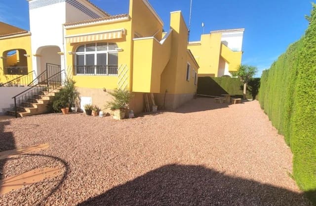 3 soverom Kjedet enebolig til salgs i Los Montesinos med svømmebasseng garasje - € 215 000 (Ref: 9498950)