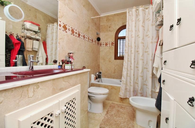 Casa de 2 habitaciones en Orihuela Costa en venta con piscina garaje - 225.000 € (Ref: 9499519)