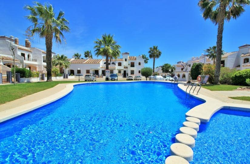 Casa de 2 habitaciones en Orihuela Costa en venta con piscina garaje - 225.000 € (Ref: 9499519)