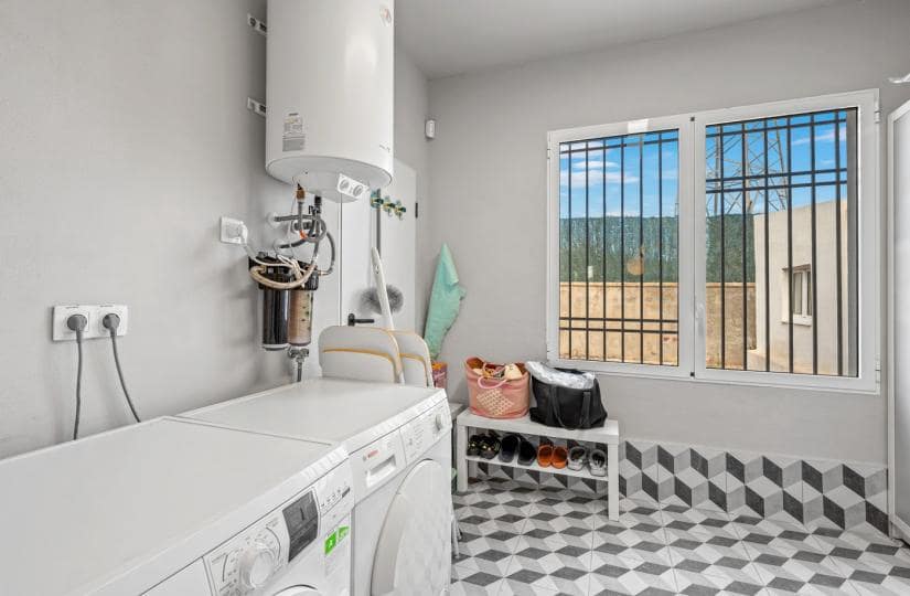 3 soveværelse Finca/Landehus til salg i Elche / Elx med swimmingpool garage - € 399.000 (Ref: 9499540)