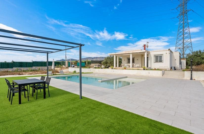 3 soveværelse Finca/Landehus til salg i Elche / Elx med swimmingpool garage - € 399.000 (Ref: 9499540)