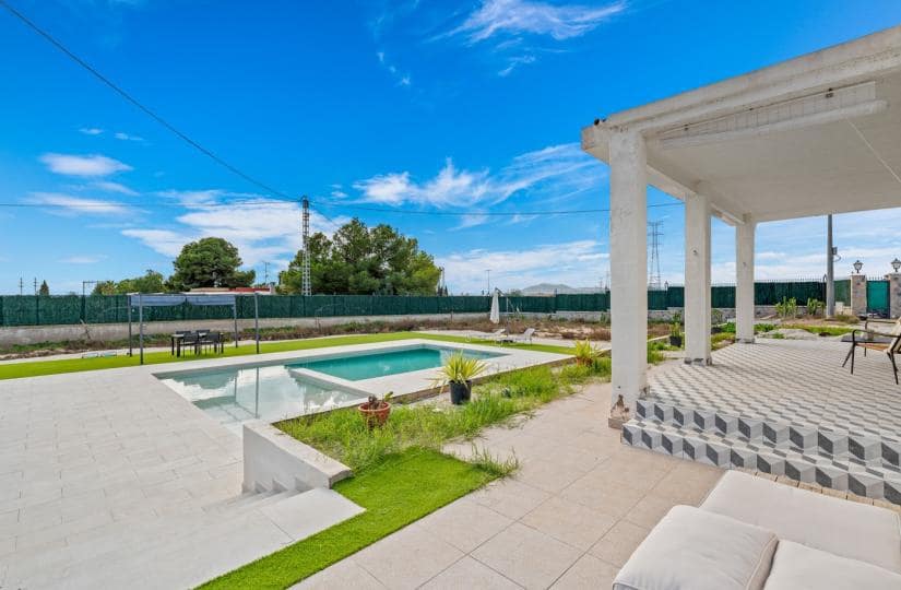 3 soveværelse Finca/Landehus til salg i Elche / Elx med swimmingpool garage - € 399.000 (Ref: 9499540)