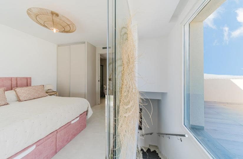 3 soverom Kjedet enebolig til salgs i Algorfa med svømmebasseng garasje - € 525 000 (Ref: 9499542)