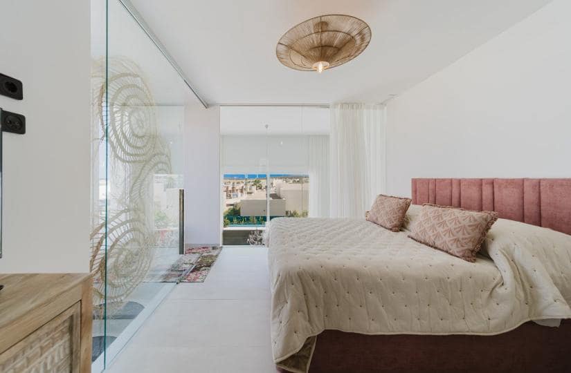 3 soverom Kjedet enebolig til salgs i Algorfa med svømmebasseng garasje - € 525 000 (Ref: 9499542)