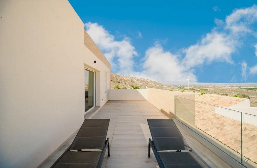 3 soverom Kjedet enebolig til salgs i Algorfa med svømmebasseng garasje - € 525 000 (Ref: 9499542)