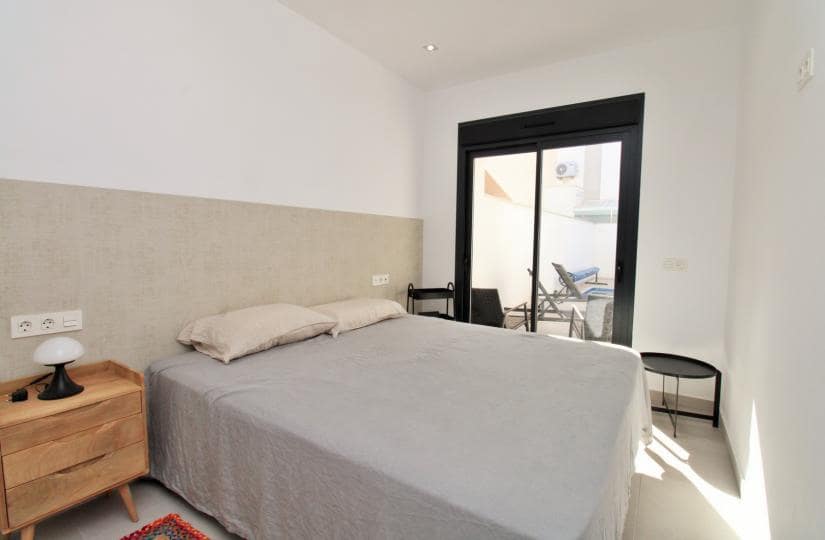 2 bedroom Townhouse for sale in Pilar de la Horadada with pool - € 299,995 (Ref: 9499557)