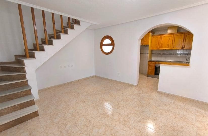 3 soveværelse Semi-Rækkehus til salg i Los Altos med swimmingpool garage - € 210.000 (Ref: 9499560)