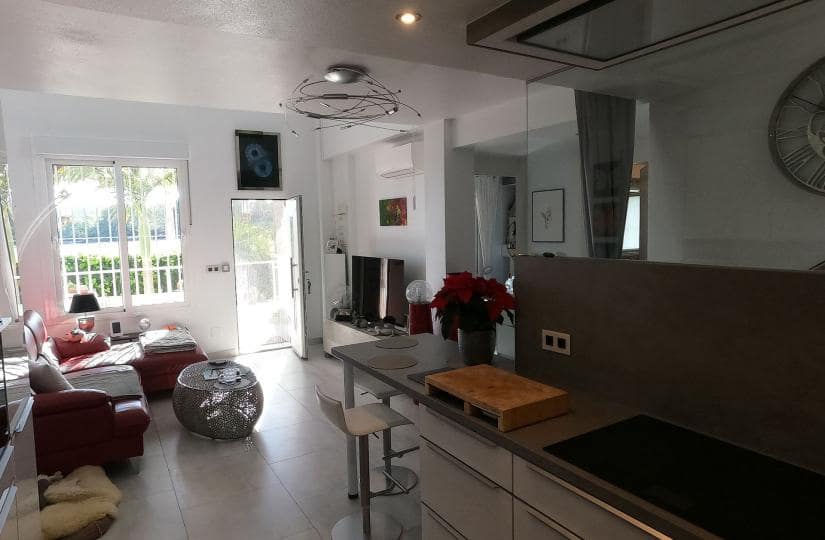 3 soverom Kjedet enebolig til salgs i Algorfa med svømmebasseng garasje - € 298 000 (Ref: 9499563)