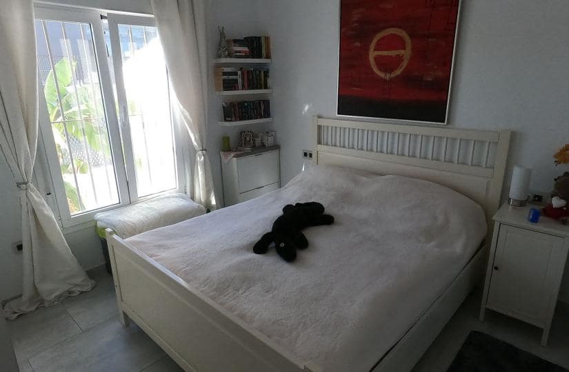 3 soverom Kjedet enebolig til salgs i Algorfa med svømmebasseng garasje - € 298 000 (Ref: 9499563)