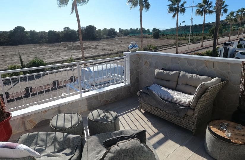 3 soverom Kjedet enebolig til salgs i Algorfa med svømmebasseng garasje - € 298 000 (Ref: 9499563)