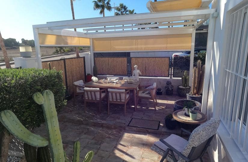 3 soverom Kjedet enebolig til salgs i Algorfa med svømmebasseng garasje - € 298 000 (Ref: 9499563)