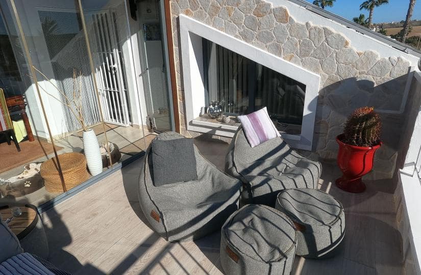 3 soverom Kjedet enebolig til salgs i Algorfa med svømmebasseng garasje - € 298 000 (Ref: 9499563)