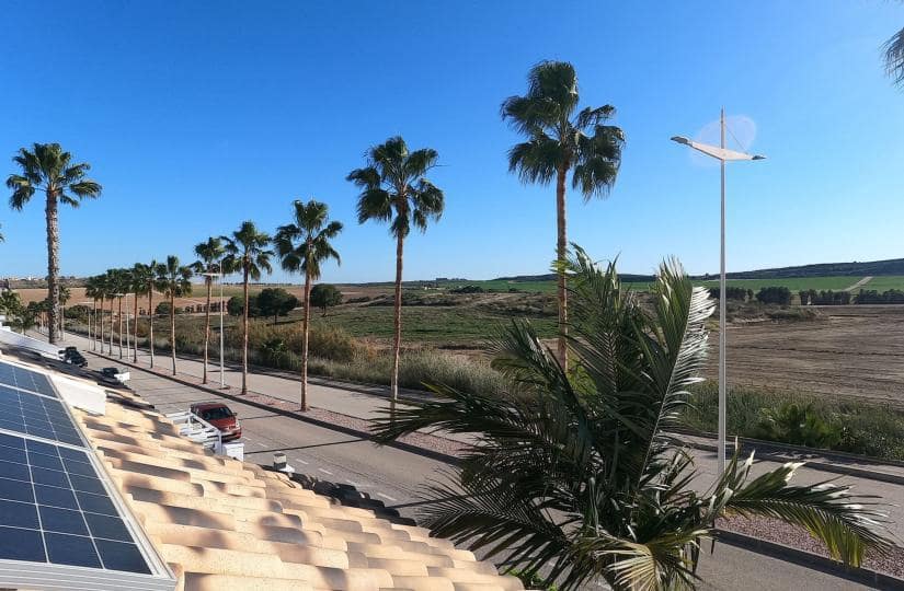 3 soverom Kjedet enebolig til salgs i Algorfa med svømmebasseng garasje - € 298 000 (Ref: 9499563)