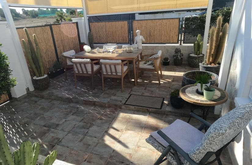 3 soverom Kjedet enebolig til salgs i Algorfa med svømmebasseng garasje - € 298 000 (Ref: 9499563)