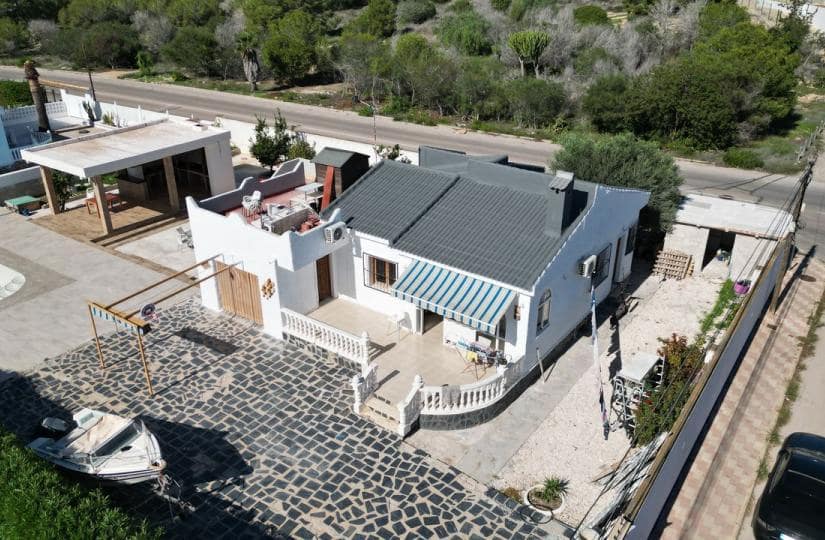 2 slaapkamer Villa te koop in El Chaparral met zwembad garage - € 325.000 (Ref: 9499566)