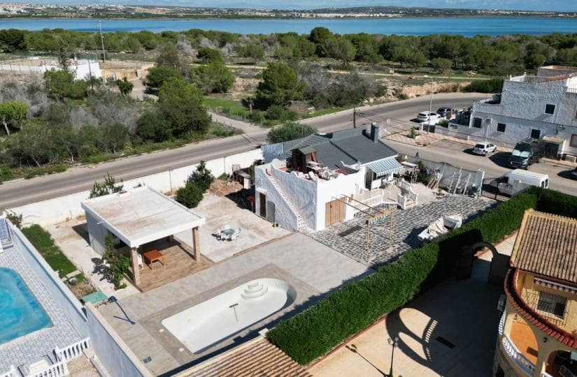 2 slaapkamer Villa te koop in El Chaparral met zwembad garage - € 325.000 (Ref: 9499566)