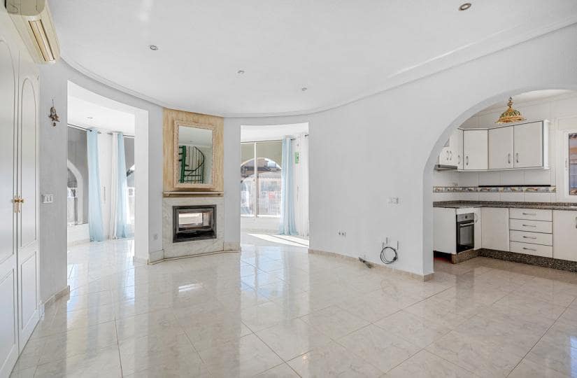 4 bedroom Villa for sale in Lo Pepin with pool garage - € 375,000 (Ref: 9499619)