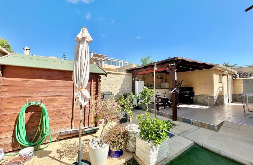 3 sovrum Villa till salu i La Siesta med pool garage - 335 950 € (Ref: 9499662)