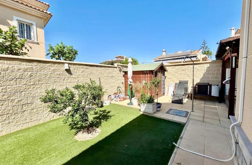 3 sovrum Villa till salu i La Siesta med pool garage - 335 950 € (Ref: 9499662)