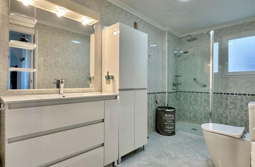 2 bedroom Apartment for sale in Playa Flamenca with pool garage - € 199,000 (Ref: 9499663)