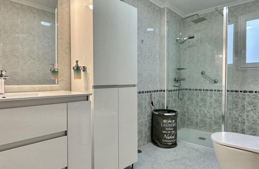 2 bedroom Apartment for sale in Playa Flamenca with pool garage - € 199,000 (Ref: 9499663)