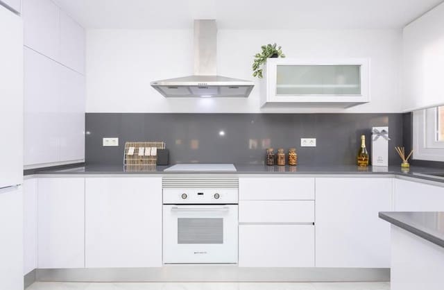 Apartamento de 2 habitaciones en Jacarilla en venta con piscina - 139.000 € (Ref: 9499686)