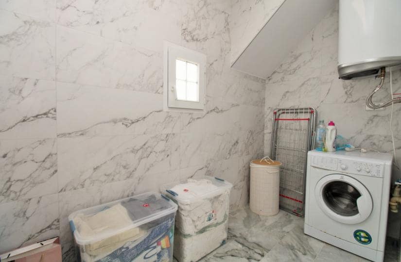 3 bedroom Villa for sale in Dehesa de Campoamor with pool garage - € 465,000 (Ref: 9499941)