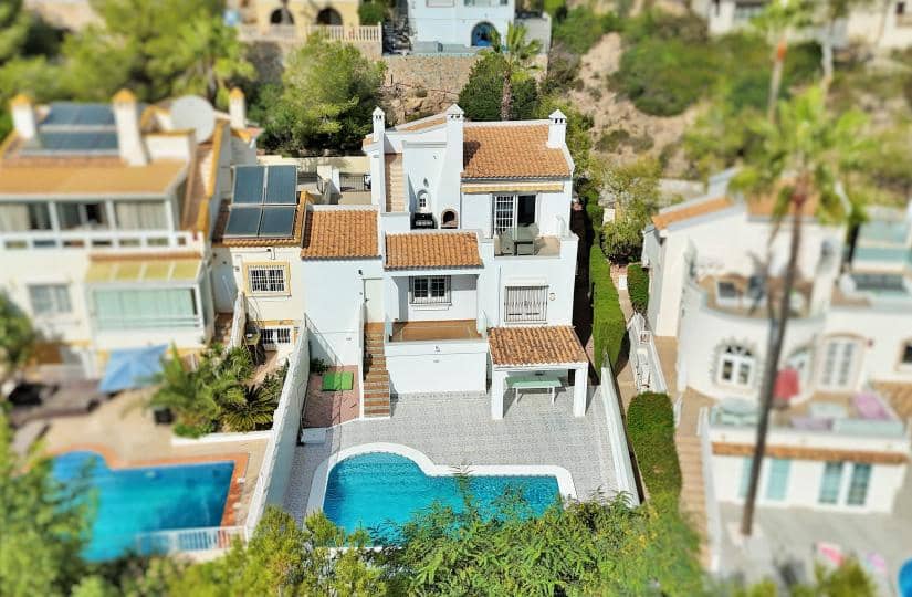 3 bedroom Villa for sale in Dehesa de Campoamor with pool garage - € 465,000 (Ref: 9499941)